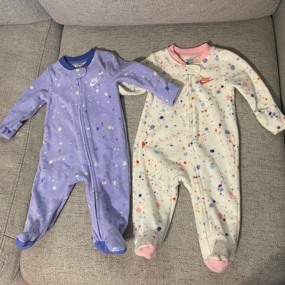 Nike Baby Sleepers - Picture 2 of 3